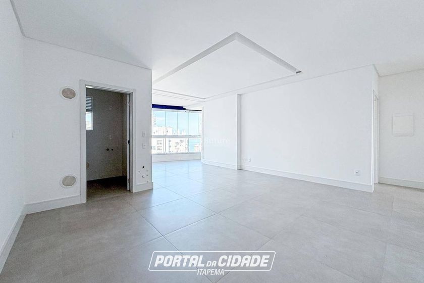 Apartamento &agrave; venda - Meia Praia
