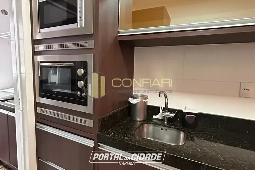 Apartamento &agrave; venda - 130m&sup2; - Meia Praia