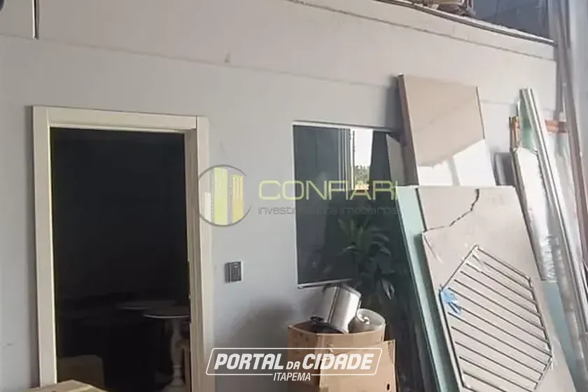 Sal&atilde;o Comercial para alugar - 204m&sup2; - Morretes