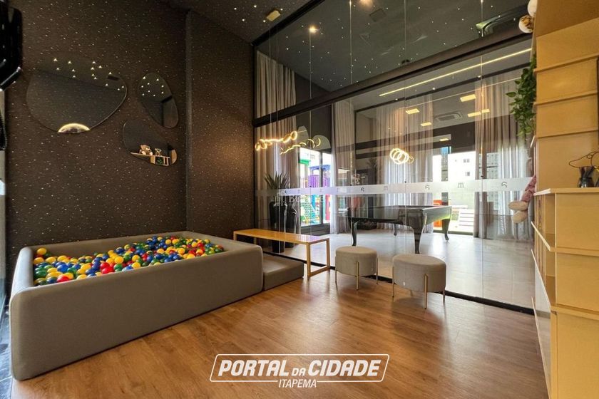 Apartamento &agrave; venda - 127m&sup2; - Meia Praia