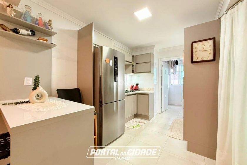 Apartamento &agrave; venda - 120m&sup2; - Meia Praia