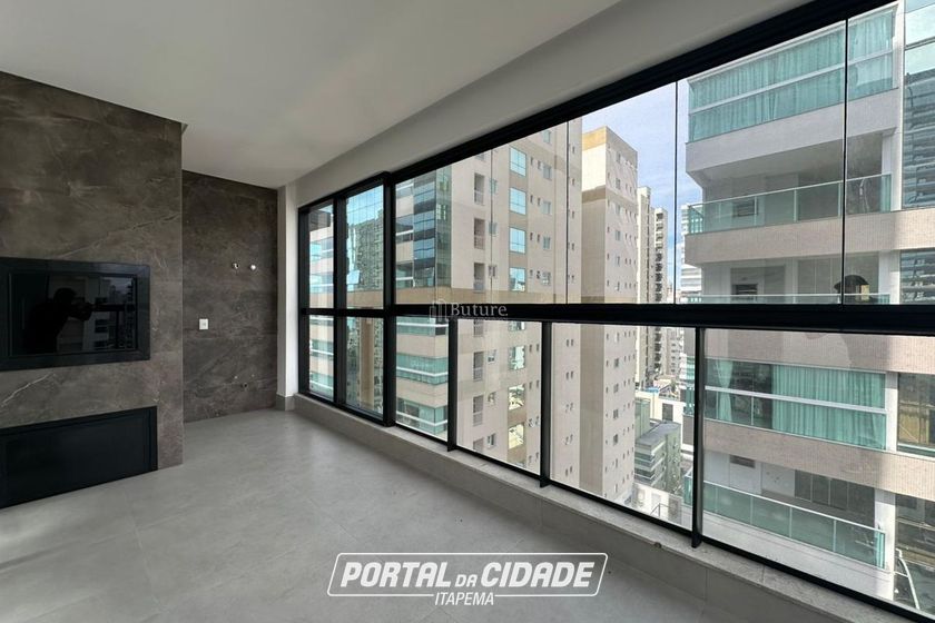 Apartamento &agrave; venda - 177m&sup2; - Meia Praia