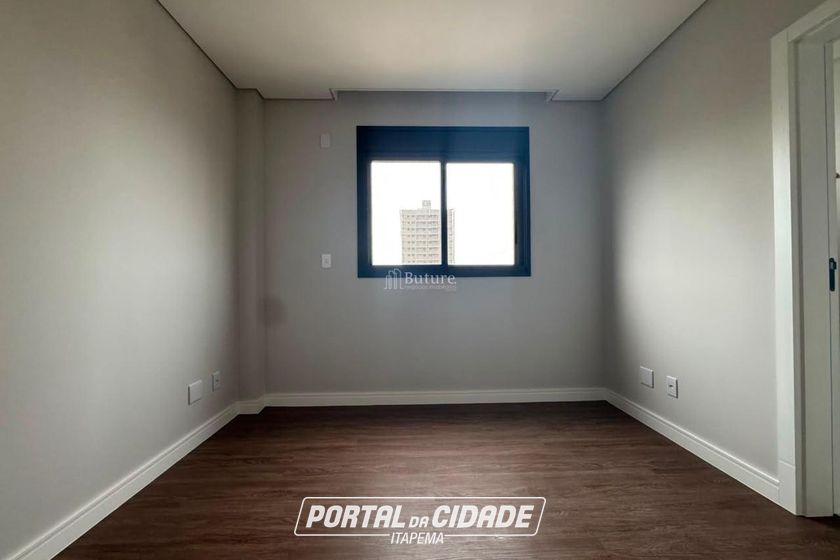 Apartamento &agrave; venda - 93m&sup2; - Centro