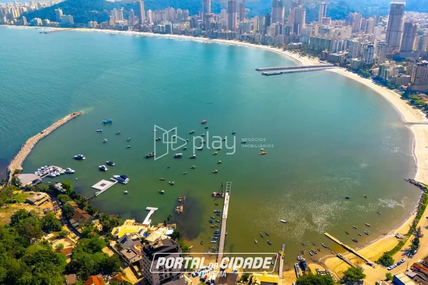 Apartamento &agrave; venda - 120m&sup2; - Meia Praia