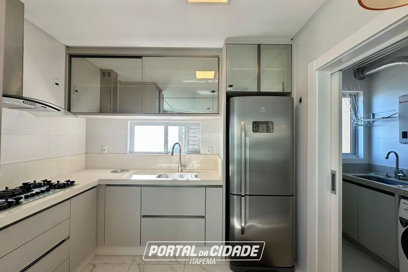 Apartamento &agrave; venda - 137m&sup2; - Meia Praia
