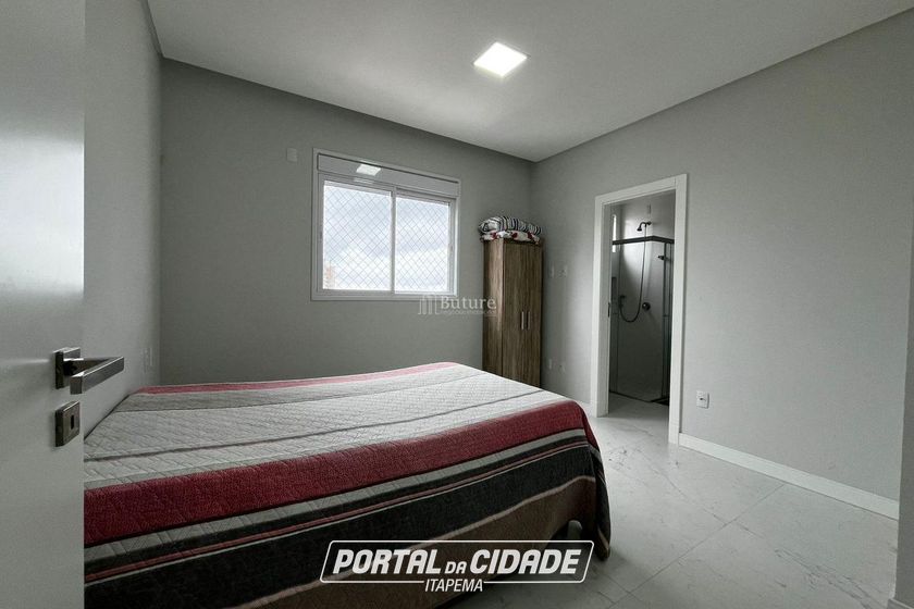 Apartamento &agrave; venda - 161m&sup2; - Meia Praia