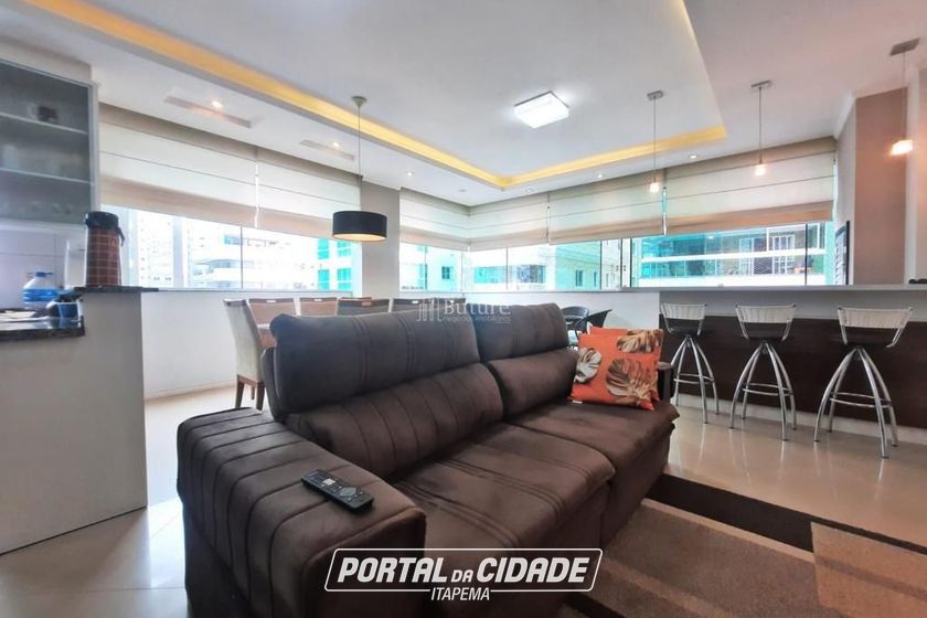 Apartamento &agrave; venda - 132m&sup2; - Meia Praia
