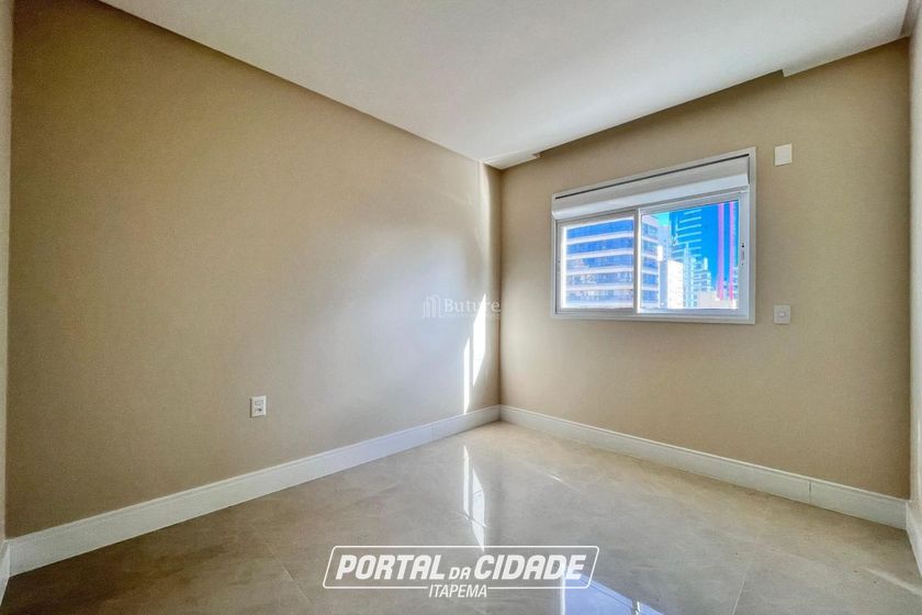 Apartamento &agrave; venda - 156m&sup2; - Meia Praia