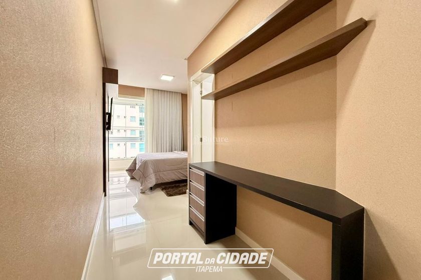 Apartamento &agrave; venda - 120m&sup2; - Meia Praia