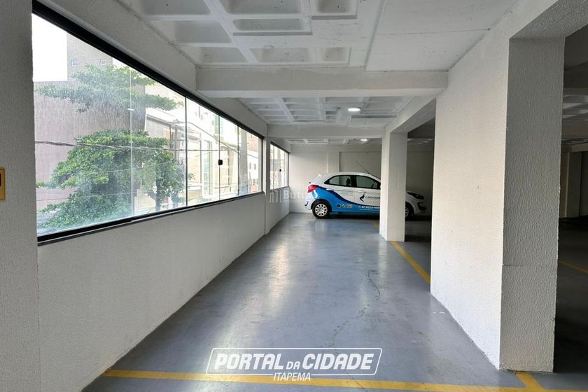 Apartamento &agrave; venda - 138m&sup2; - Meia Praia