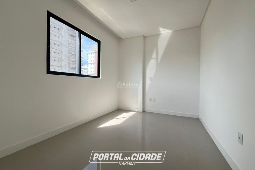 Apartamento &agrave; venda - 106m&sup2; - Meia Praia