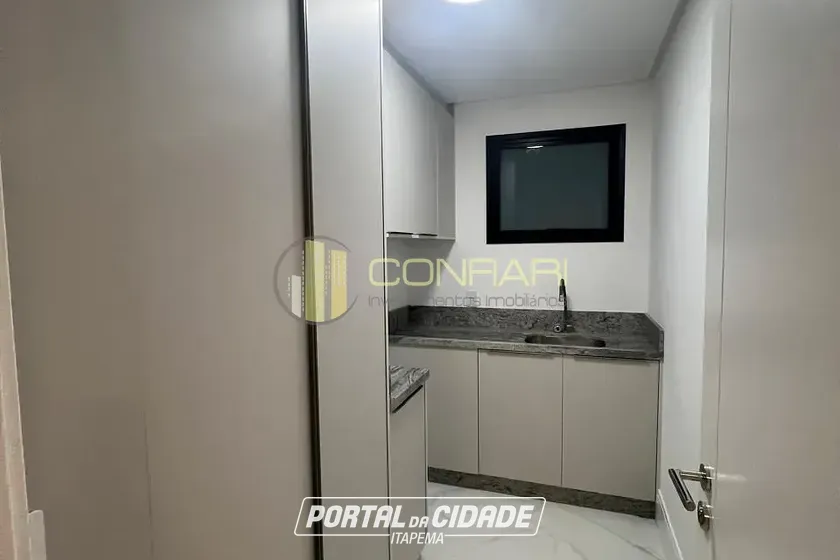 Apartamento para alugar - 187m&sup2; - meia praia