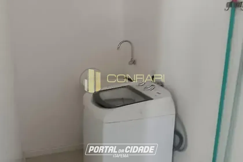 Apartamento &agrave; venda - 135m&sup2; - Meia praia