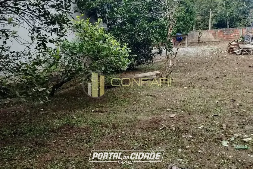 Ch&aacute;cara &agrave; venda - 130m&sup2; - Moura