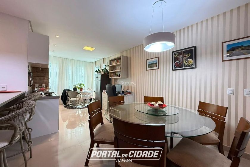 Apartamento &agrave; venda - 135m&sup2; - Meia Praia