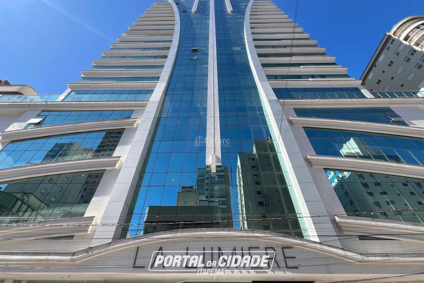 Apartamento &agrave; venda - 208m&sup2; - Meia Praia