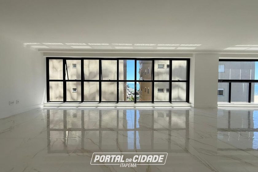Apartamento &agrave; venda - 163m&sup2; - Meia Praia