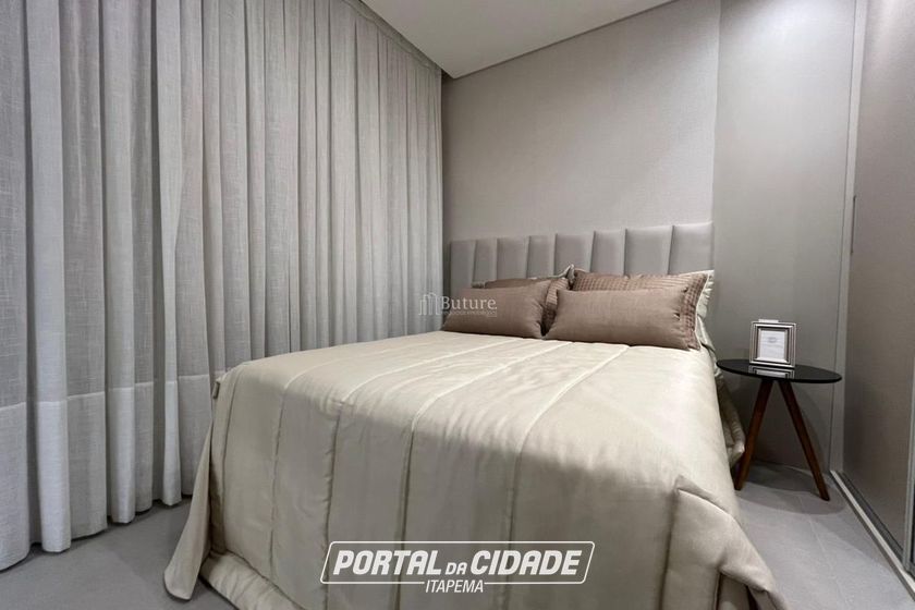 Apartamento &agrave; venda - 137m&sup2; - Meia Praia
