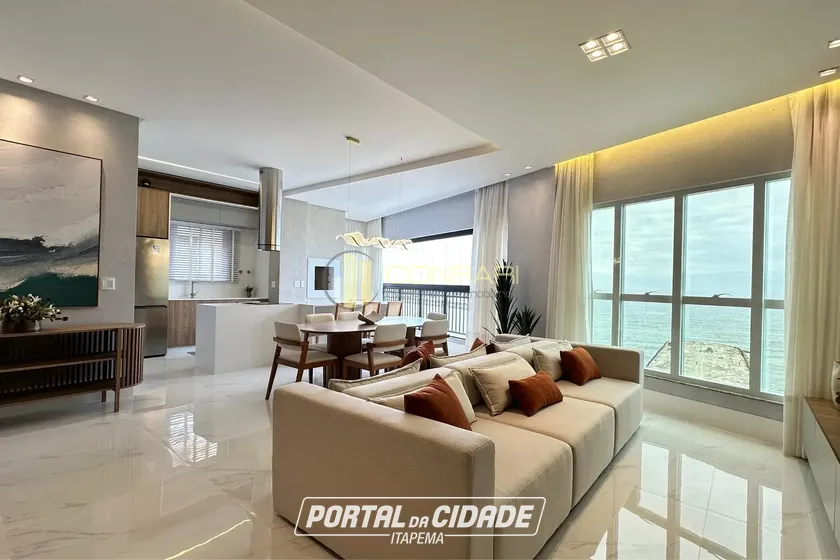 Apartamento &agrave; venda - 136m&sup2; - Meia Praia