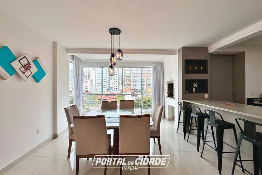 Apartamento &agrave; venda - 110m&sup2; - Meia Praia