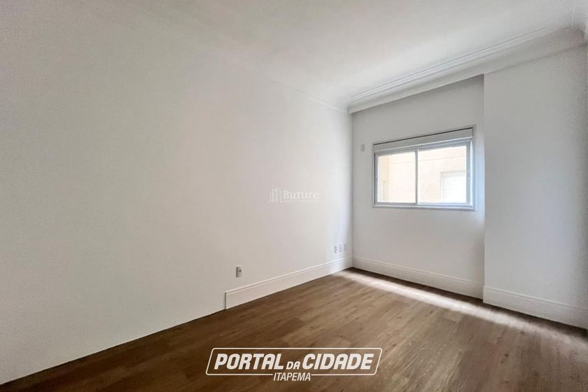 Apartamento &agrave; venda - 217m&sup2; - Meia Praia