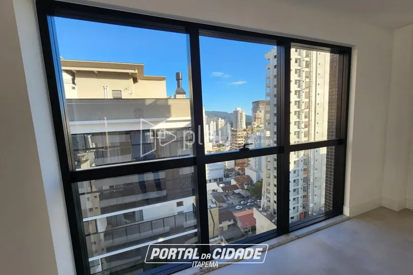 Apartamento &agrave; venda - 132m&sup2; - Meia Praia