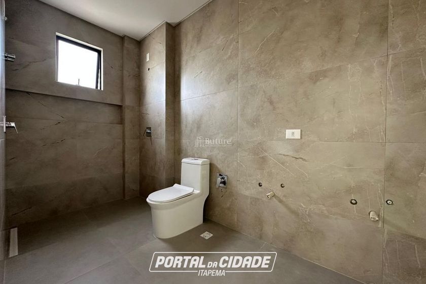 Apartamento &agrave; venda - 177m&sup2; - Meia Praia