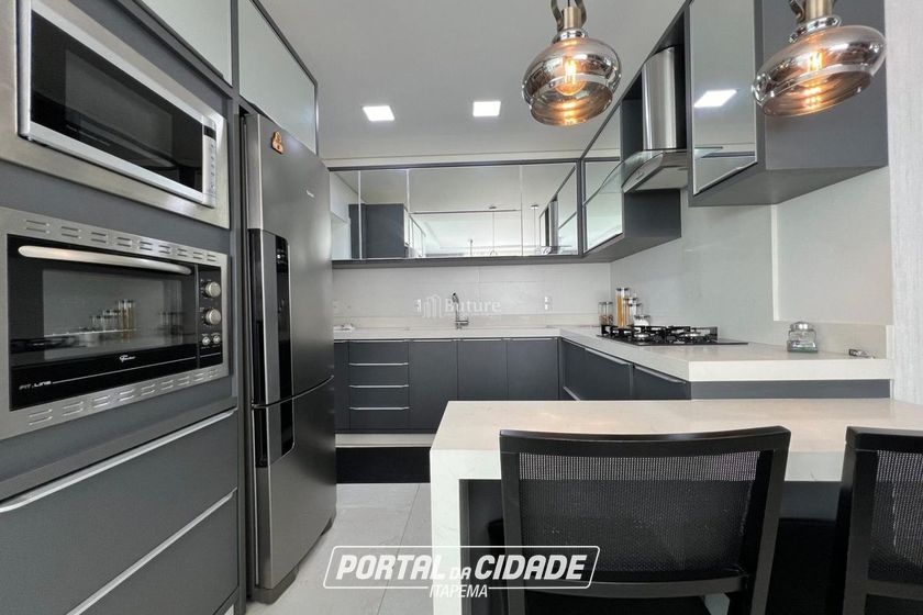 Apartamento &agrave; venda - 107m&sup2; - Meia Praia