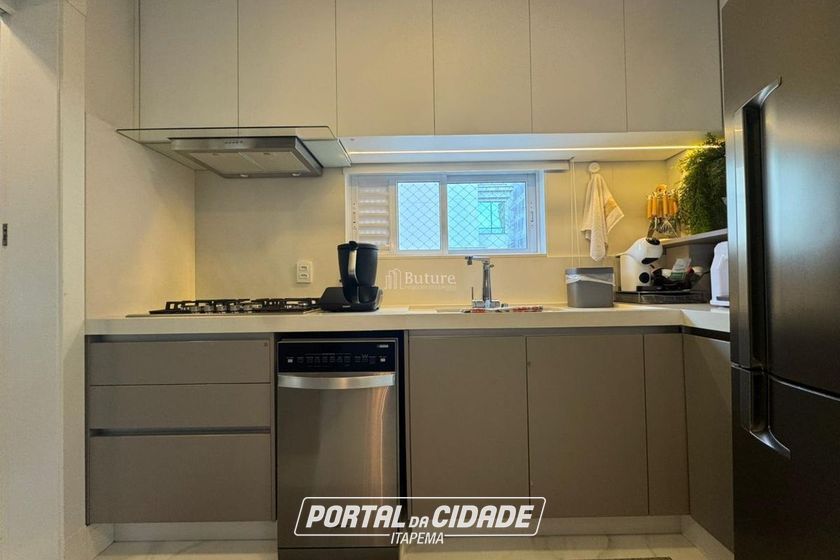 Apartamento &agrave; venda - 142m&sup2; - Meia Praia