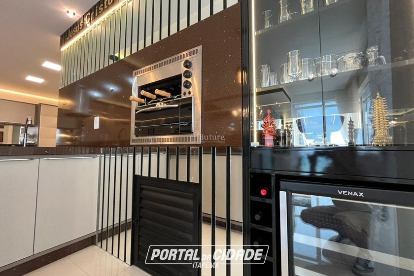 Apartamento &agrave; venda - 229m&sup2; - Meia Praia
