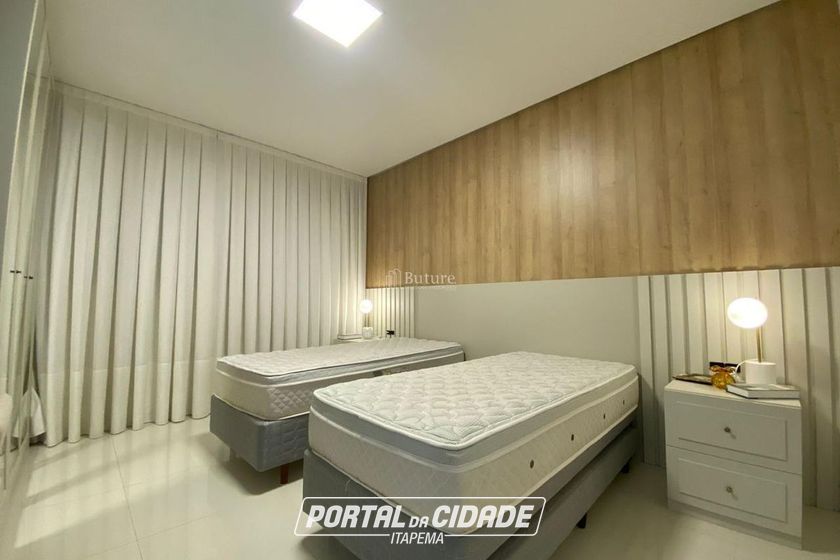 Apartamento &agrave; venda - 1872m&sup2; - Meia Praia