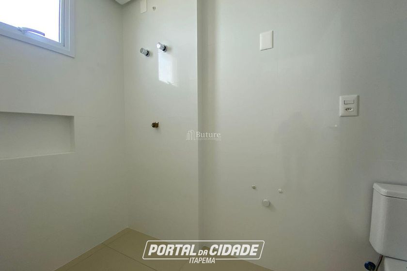 Apartamento &agrave; venda - 129m&sup2; - Meia Praia