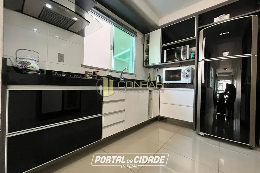 Apartamento &agrave; venda - 160m&sup2; - Meia Praia