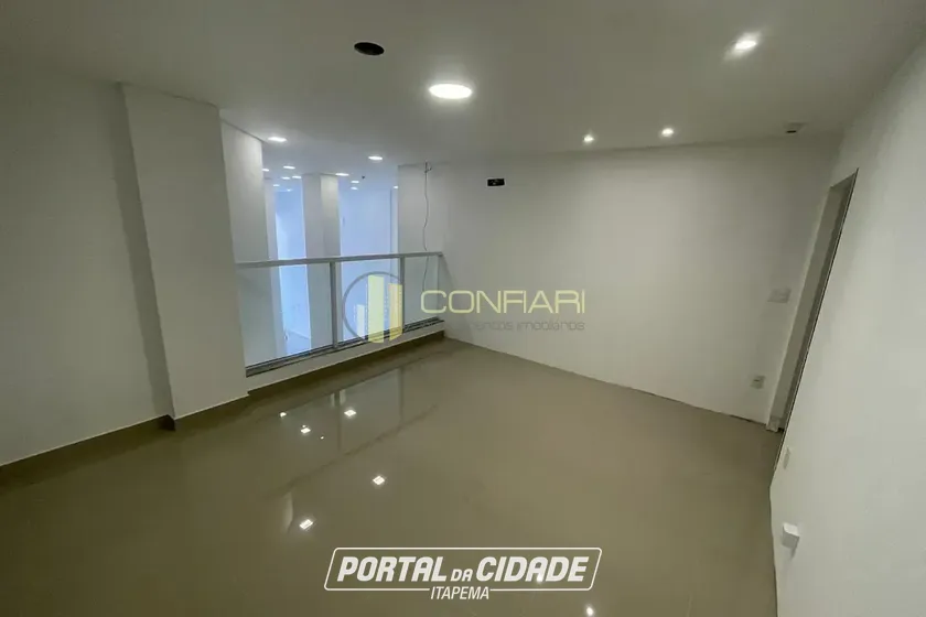 Sala Comercial &agrave; venda - 160m&sup2; - Meia Praia