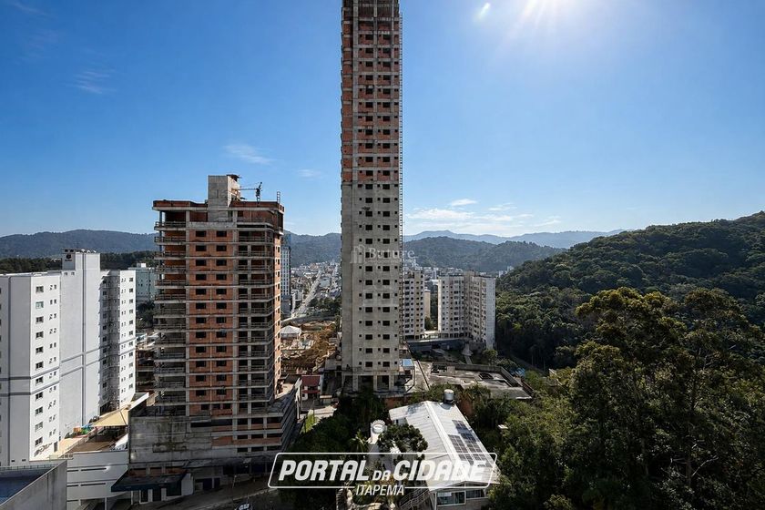 Apartamento &agrave; venda - 126m&sup2; - Pioneiros