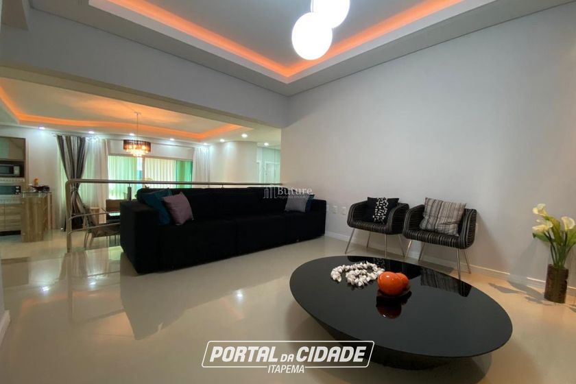 Apartamento &agrave; venda - 143m&sup2; - Meia Praia