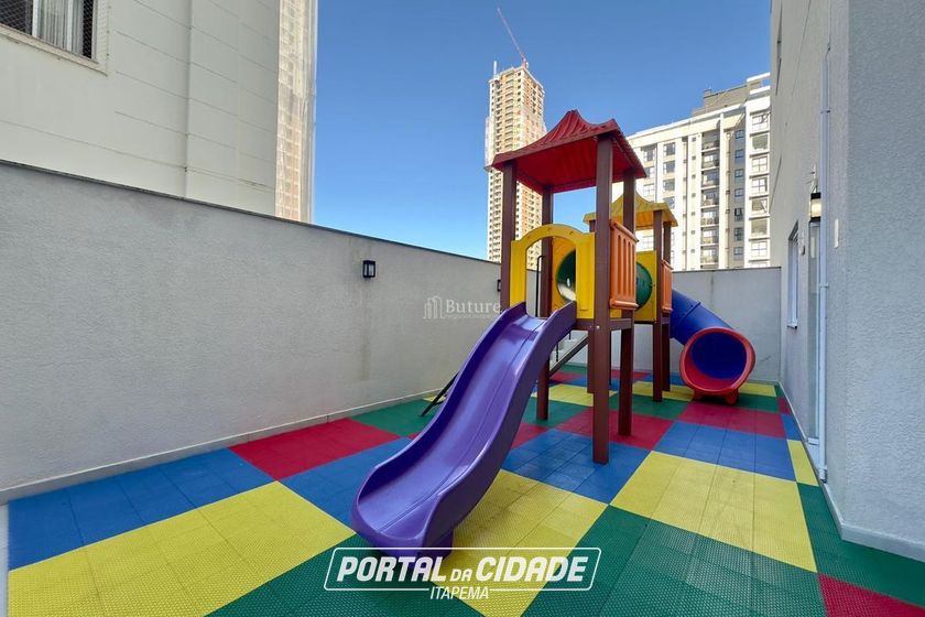 Apartamento &agrave; venda - 158m&sup2; - Meia Praia