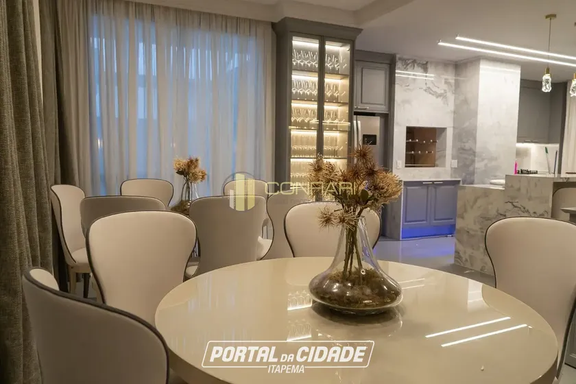 Apartamento &agrave; venda - 135m&sup2; - meia praia