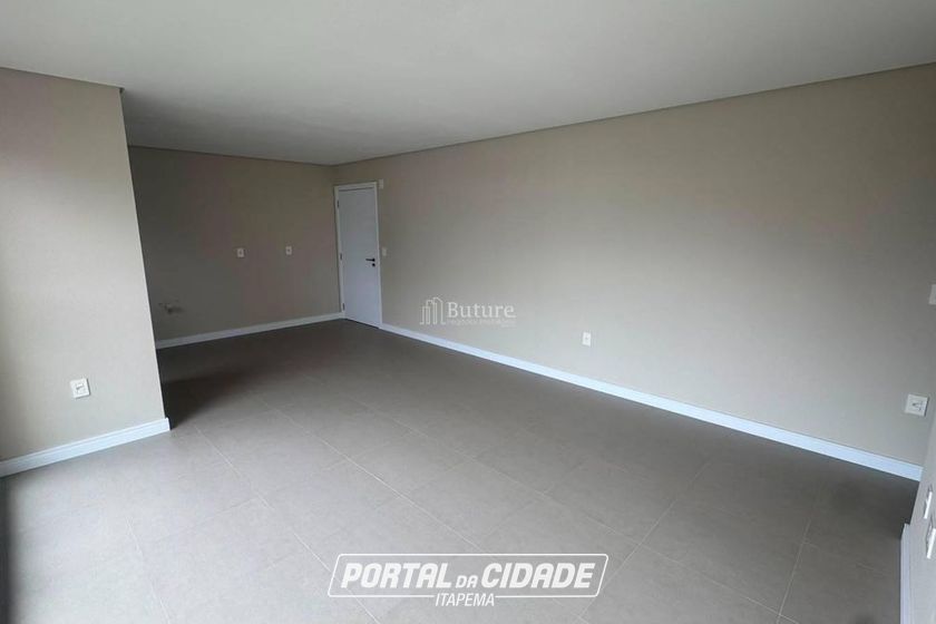 Apartamento &agrave; venda - 110m&sup2; - Meia Praia