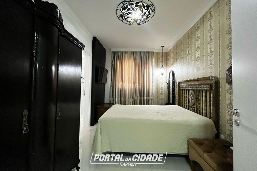 Apartamento &agrave; venda - 128m&sup2; - Meia Praia
