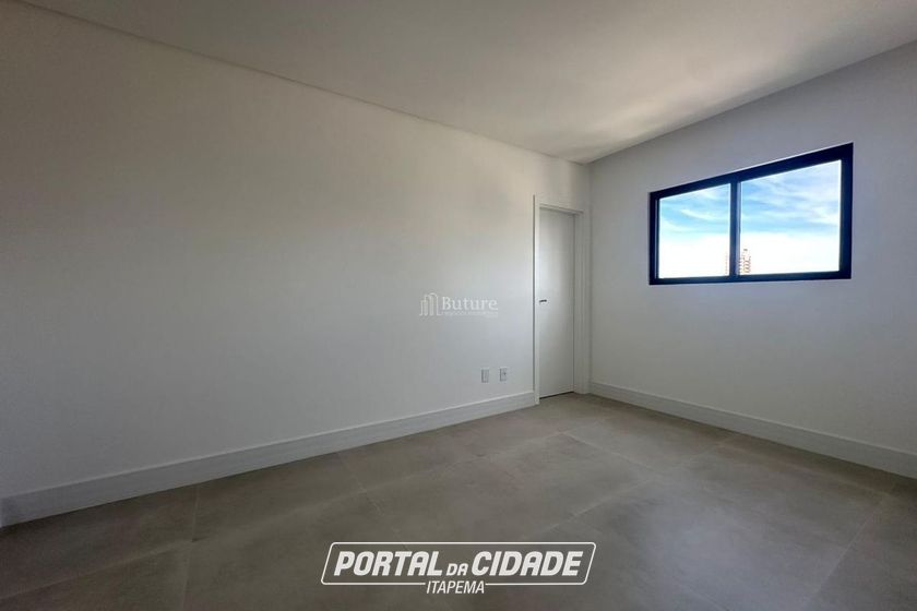 Apartamento &agrave; venda - 185m&sup2; - Meia Praia