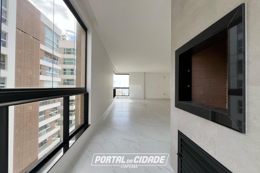 Apartamento &agrave; venda - 129m&sup2; - Meia Praia