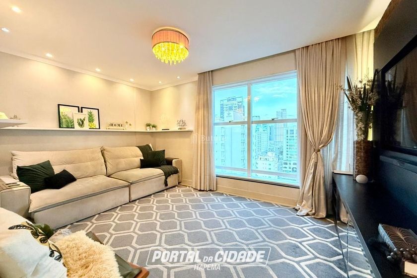 Apartamento &agrave; venda - 121m&sup2; - Meia Praia