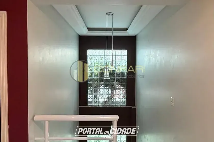 Casa para alugar - 300m&sup2; - Meia Praia