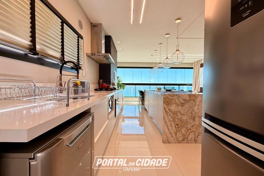 Apartamento &agrave; venda - 187m&sup2; - Meia Praia