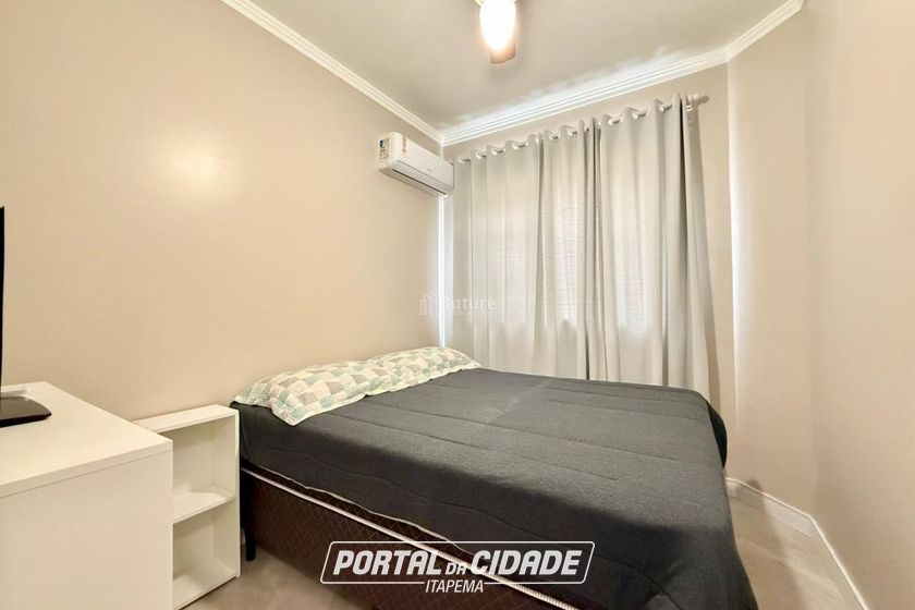 Apartamento &agrave; venda - 160m&sup2; - Meia Praia