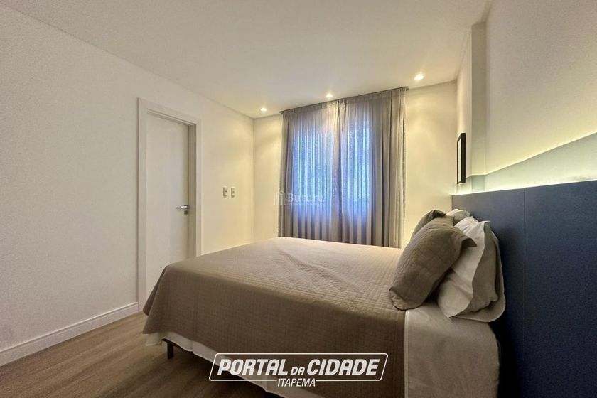 Apartamento &agrave; venda - 240m&sup2; - Meia Praia