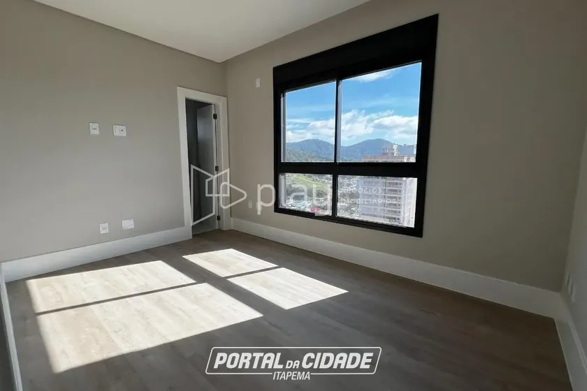 Apartamento &agrave; venda - 133m&sup2; - Centro