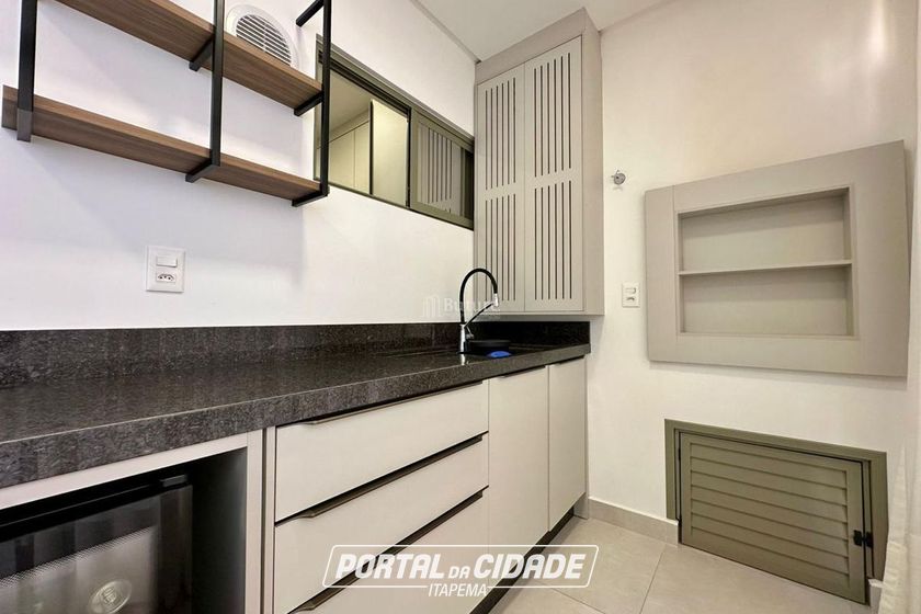 Apartamento &agrave; venda - 119m&sup2; - Meia Praia