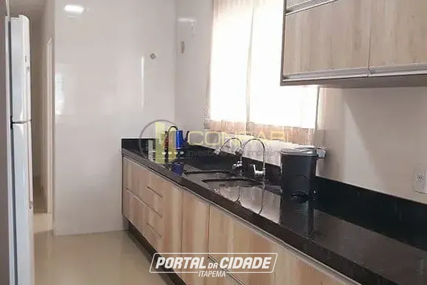 Apartamento &agrave; venda - 180m&sup2; - Meia Praia